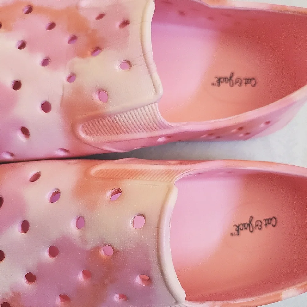 Cat & Jack Pink Marbled Water Shoes Big Girl Size 4